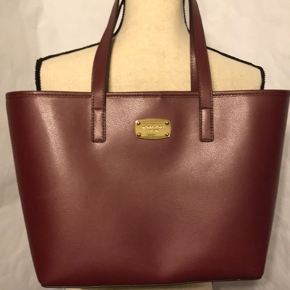 Michael Kors Handbags - Michael Kors Jet Set Burgundy Purse
